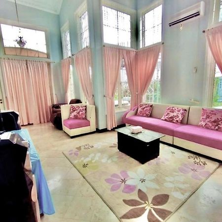Vila Princess,Sentul 4Bedroom Dan Tenda Camping,Private Pool, Tenis Meja, Mini Billiard, Karaoke, Ayunan,Bbq, 08Satu3 80Satu6 4Satu5Satu 보고르 외부 사진