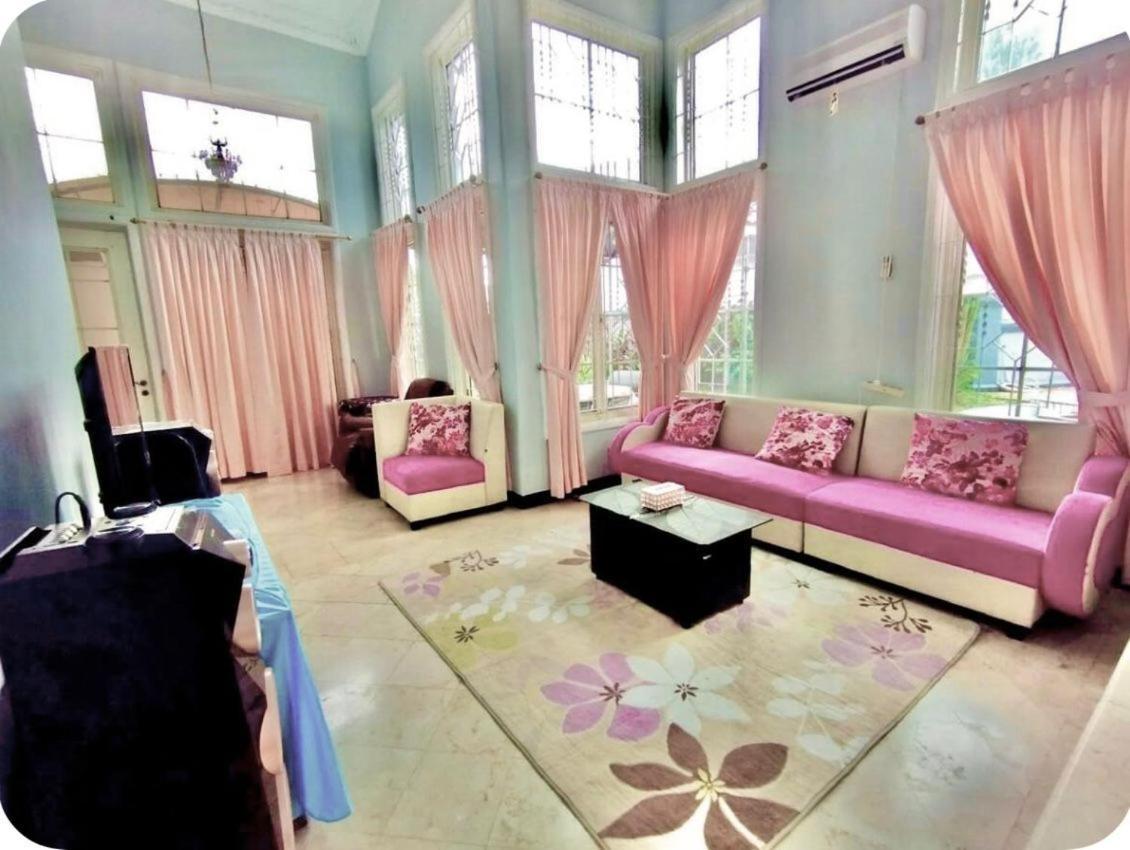 Vila Princess,Sentul 4Bedroom Dan Tenda Camping,Private Pool, Tenis Meja, Mini Billiard, Karaoke, Ayunan,Bbq, 08Satu3 80Satu6 4Satu5Satu 보고르 외부 사진